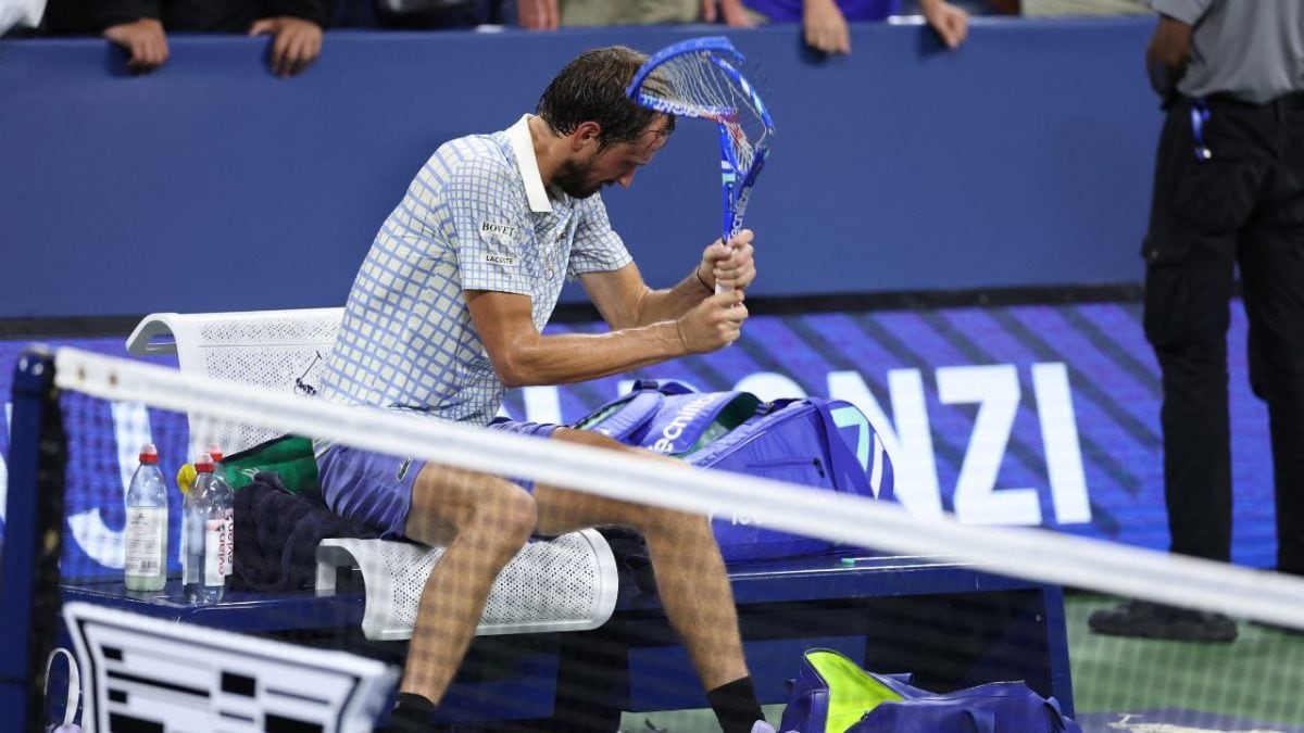 McEnroe exige le repos forcé de Medvedev après son craquage au US Open : découvrez son verdict choc !