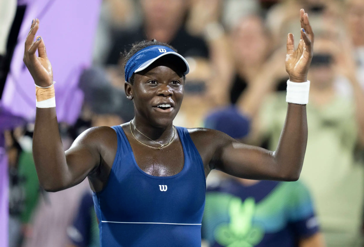 À 18 ans, Victoria Mboko renverse Osaka et signe un triomphe historique à Montréal !