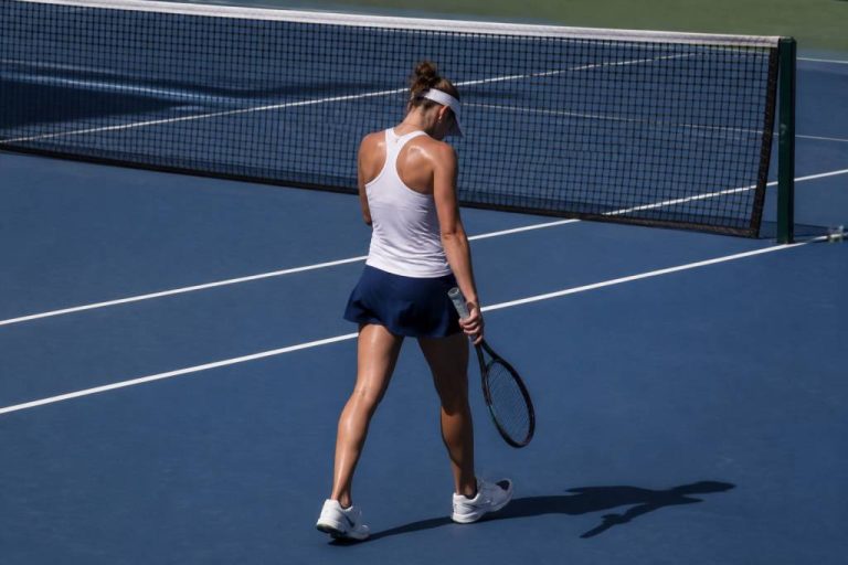 Bye tennis : définition, règles et impact sur le déroulement d’un tournoi