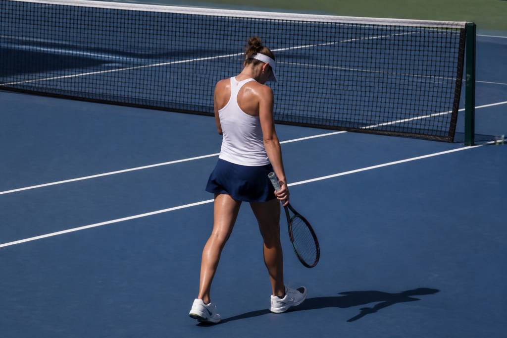 Bye tennis : définition, règles et impact sur le déroulement d’un tournoi