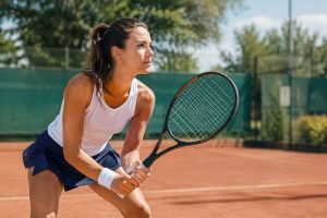 15 tennis : les conseils essentiels pour progresser sur le court