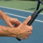 Continental grip au tennis : comment maîtriser cette prise de raquette polyvalente